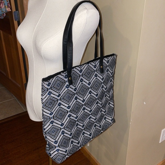 TARGET’ BOUTIQUE MOSSIMO TOTE BAG WHITE BLUE BLACK NWOT - Picture 1 of 8